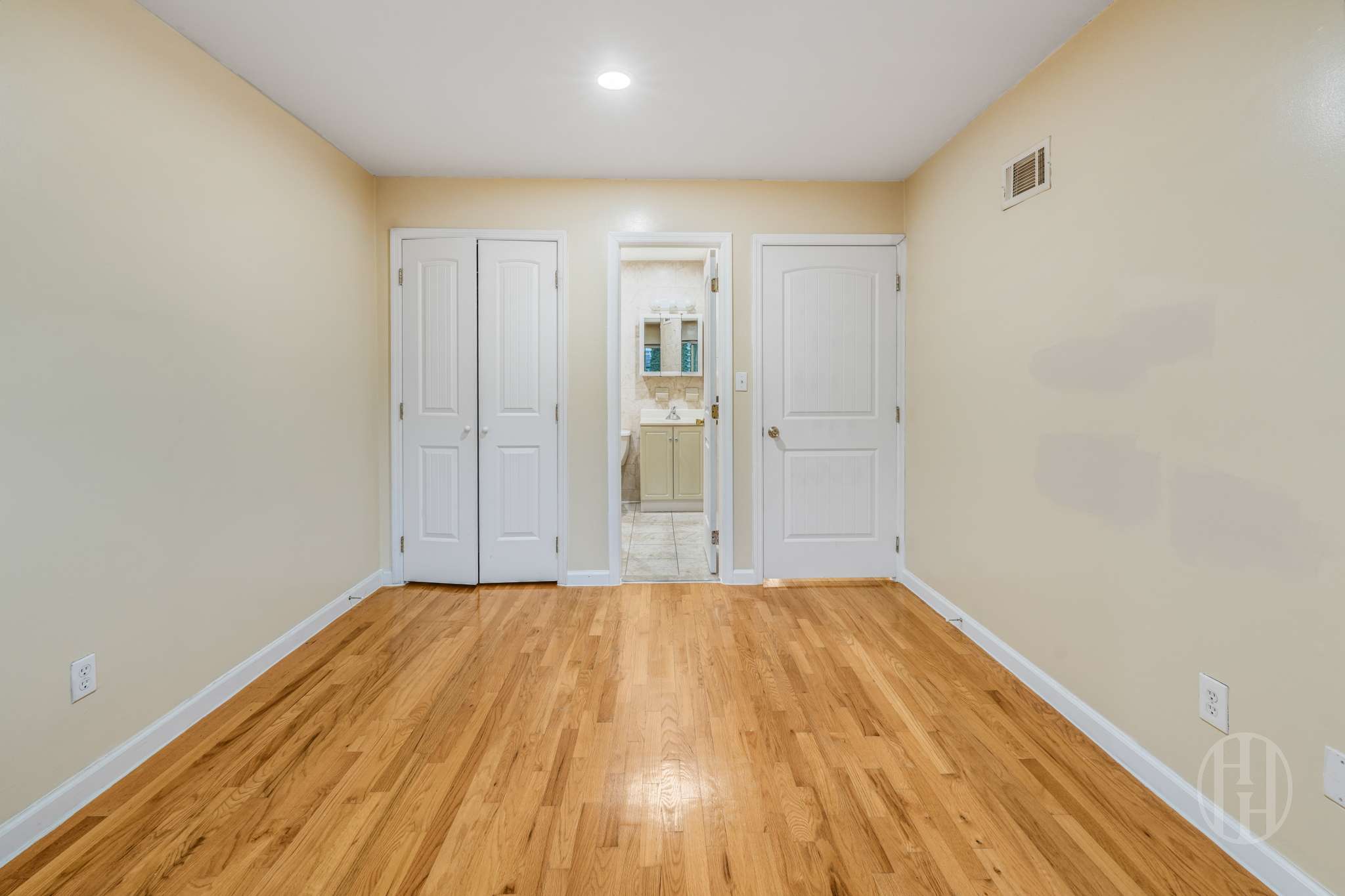 88-10 70th Road 1 Forest Hills Queens NY 11375