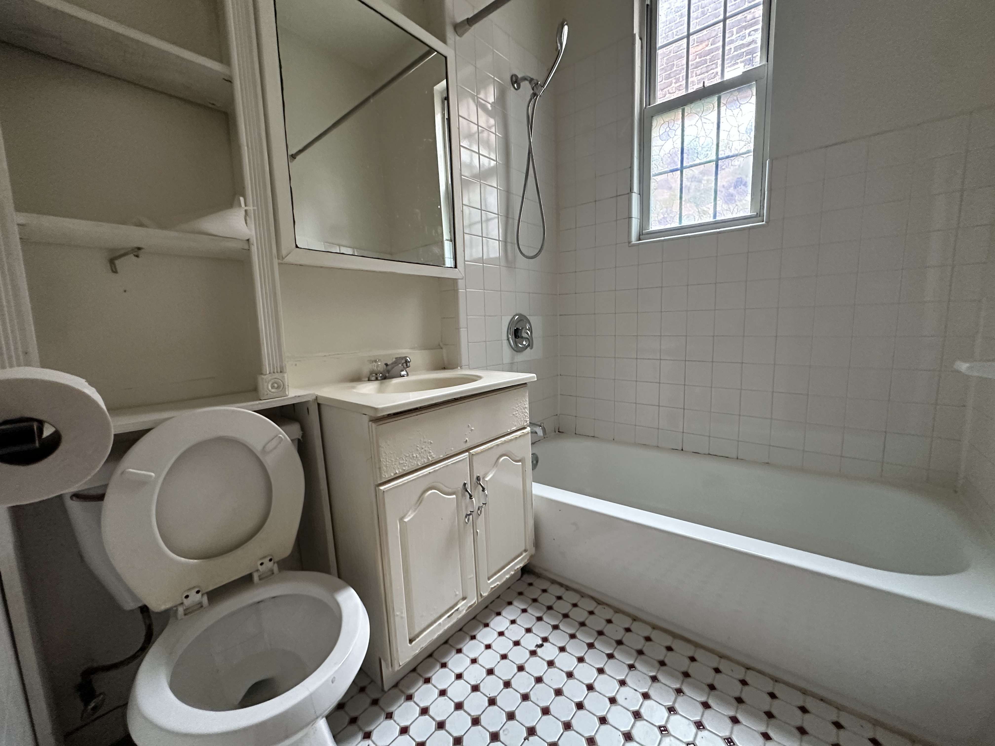 28-18 41st Avenue 2R Long Island City Queens NY 11103