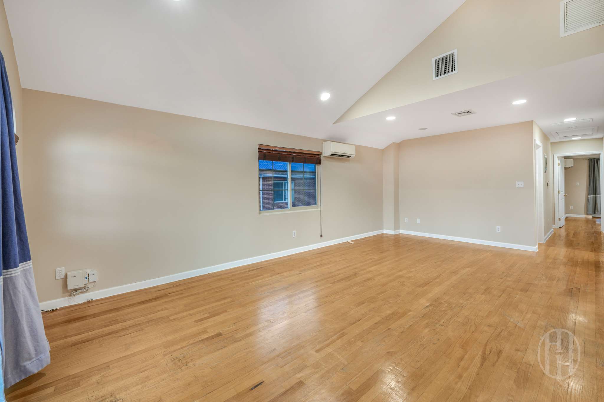 88-10 70th Road 2 Forest Hills Queens NY 11375