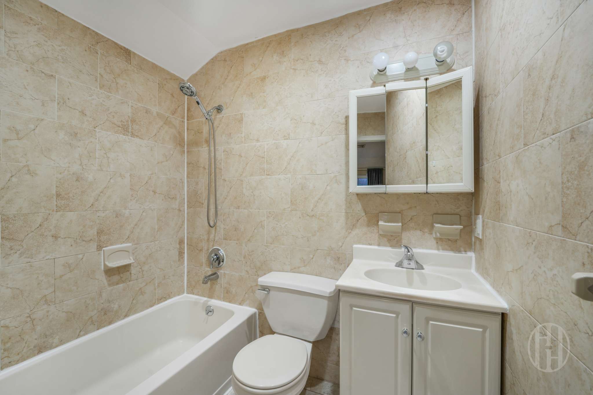 88 -10 70th Rd UNIT&nbsp;TOWNHOUSE, Queens, NY, 11375