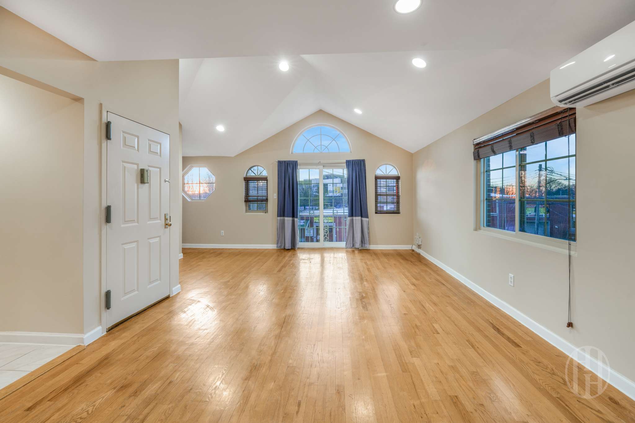 88 -10 70th Rd UNIT&nbsp;TOWNHOUSE, Queens, NY, 11375