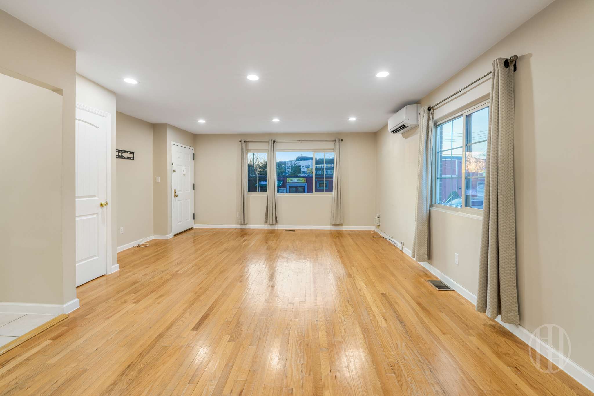 88-10 70th Road 1 Forest Hills Queens NY 11375