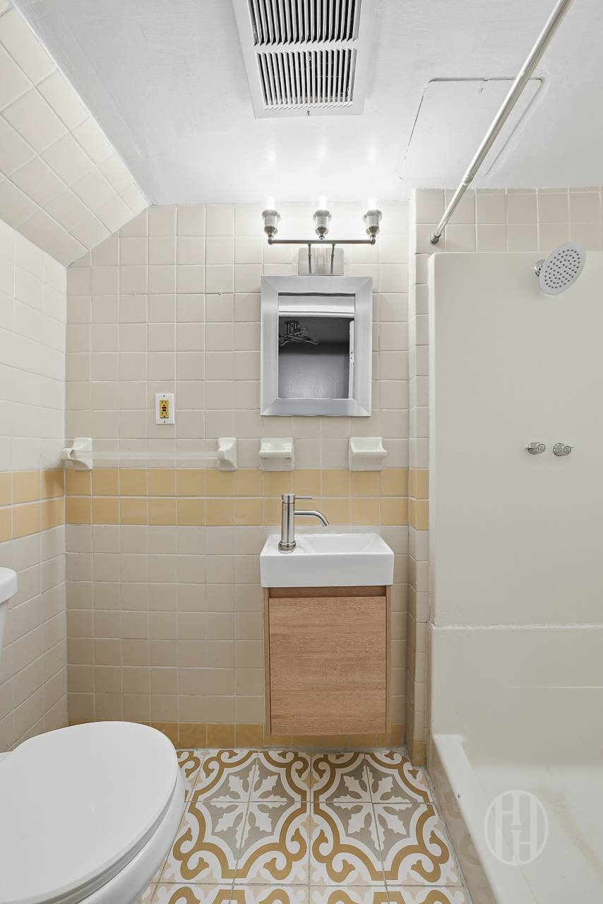 1318 East 58th Street 1 Flatlands Brooklyn NY 11234