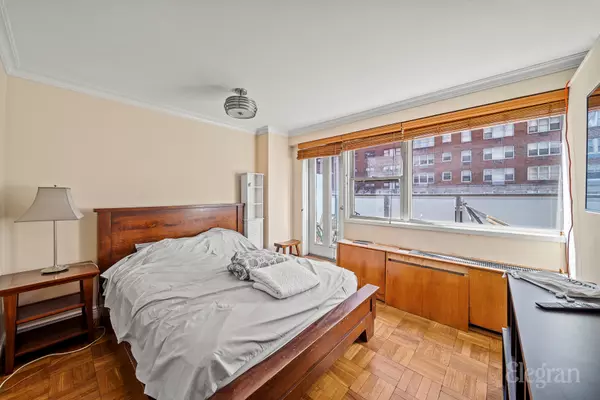 New York, NY 10021,200 E 74th St #2G
