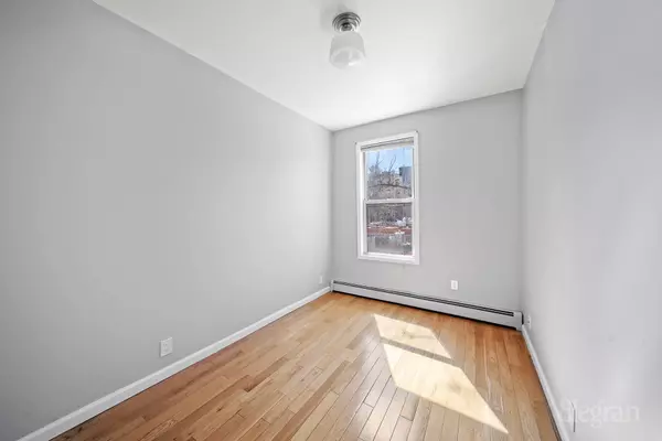 Long Island City, NY 11101,10-43 48th Ave #2A