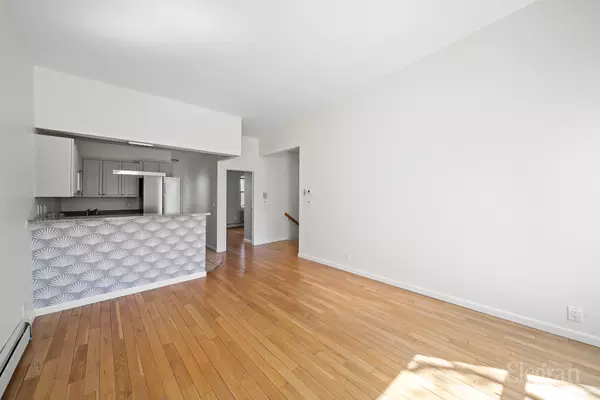 10-43 48th Ave #2A, New York, NY 11101