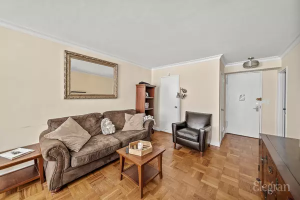 New York, NY 10021,200 E 74th St #2G