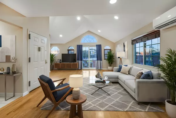 88-10 70th Rd #2, Forest Hills, NY 11375