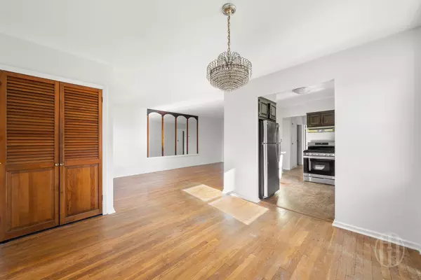 East Elmhurst, NY 11370,24-29 78th St