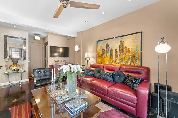 54 E 8th St #6P, New York, NY 10003