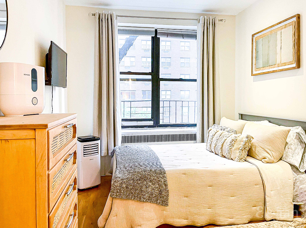 350 East 54th Street Sutton Place New York NY 10022