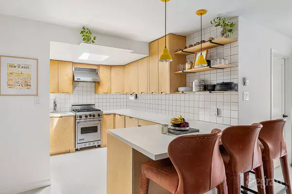 New York, NY 10002,118 Suffolk St #5B
