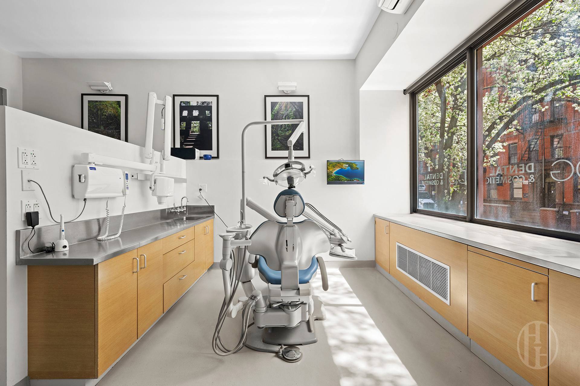 367 West 49th Street TH 1D Clinton New York NY 10019