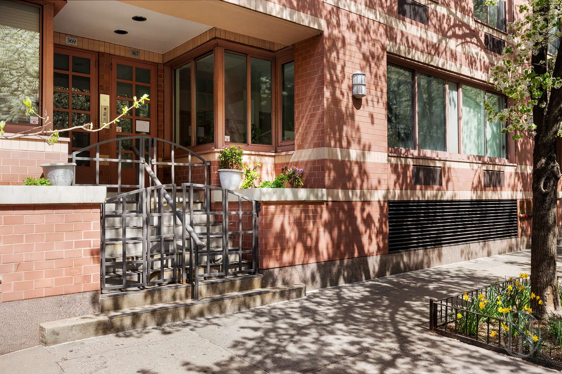 367 West 49th Street TH 1D Clinton New York NY 10019