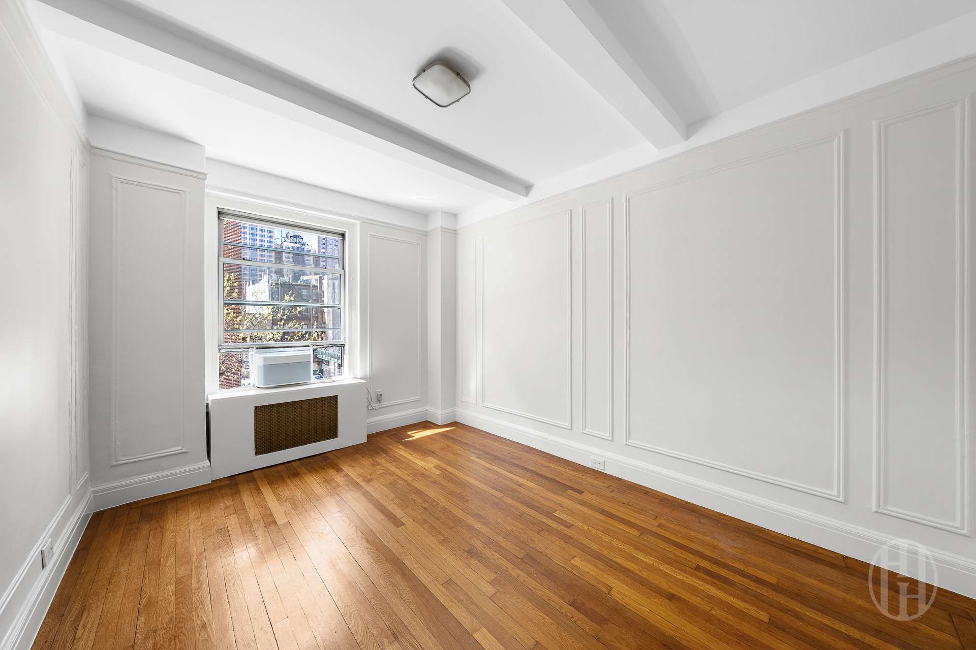 325 West 45th Street 401 Clinton New York NY 10036