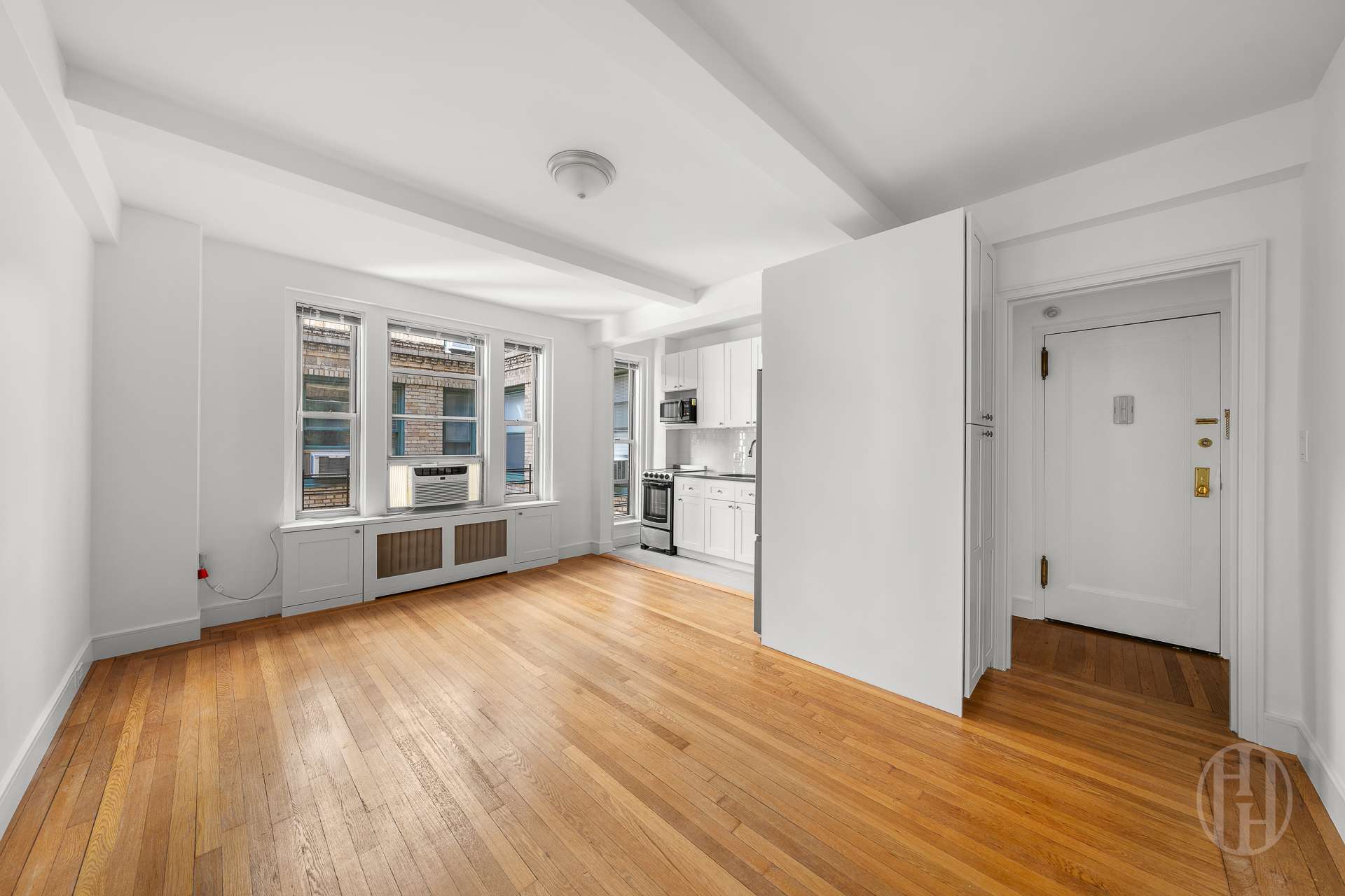 325 West 45th Street 807 Clinton New York NY 10036