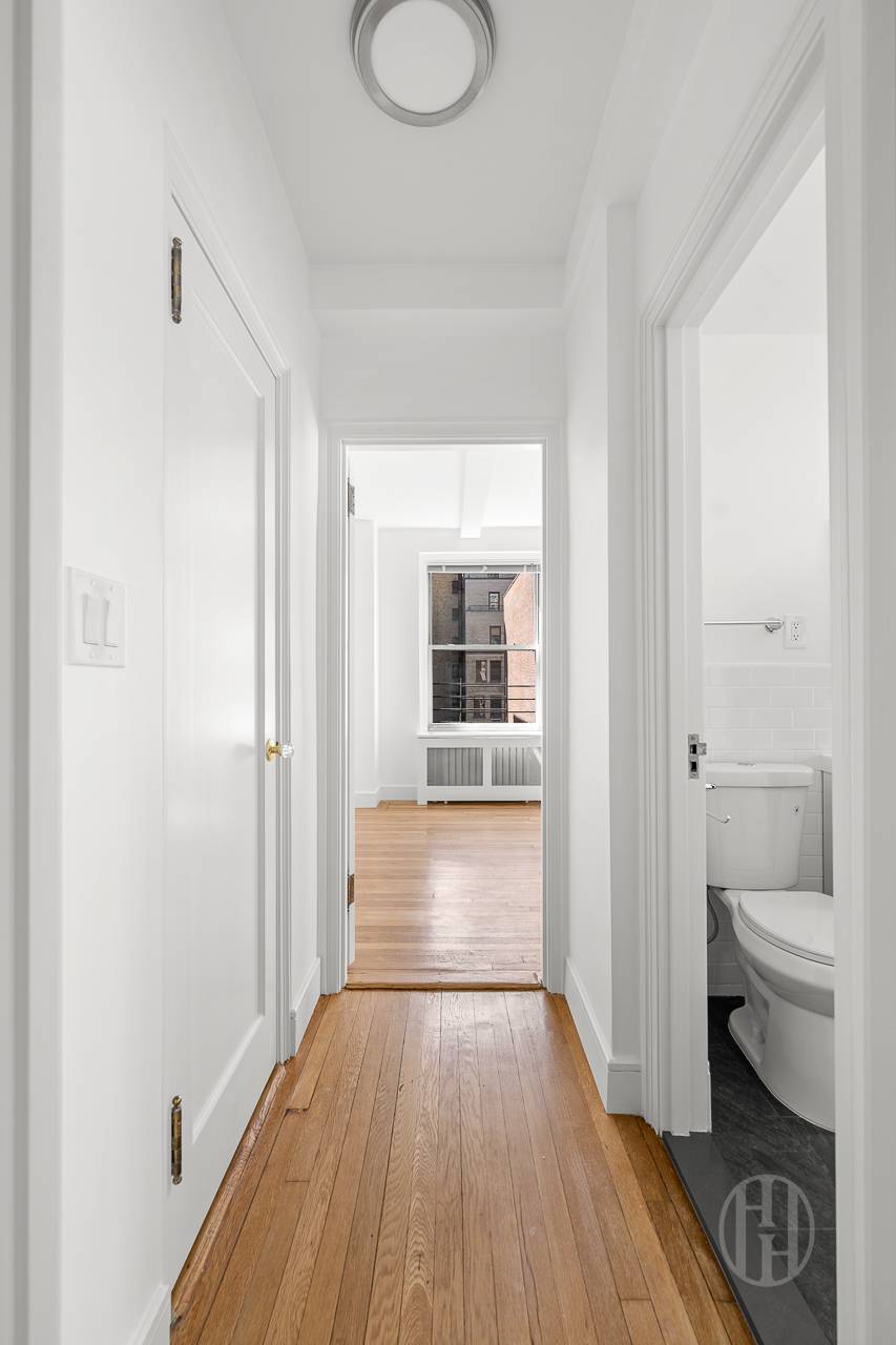 325 West 45th Street 807 Clinton New York NY 10036