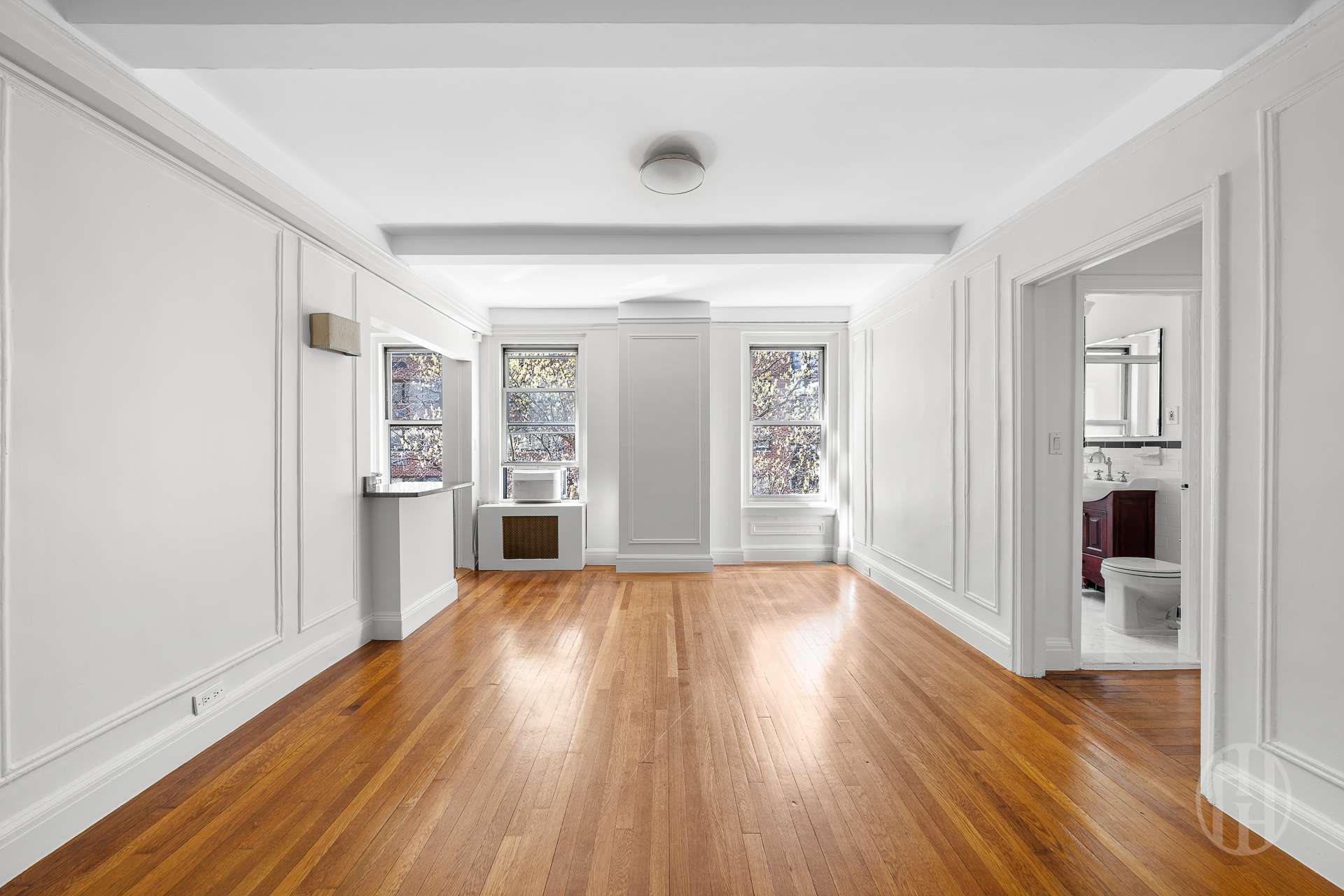 325 West 45th Street 401 Clinton New York NY 10036