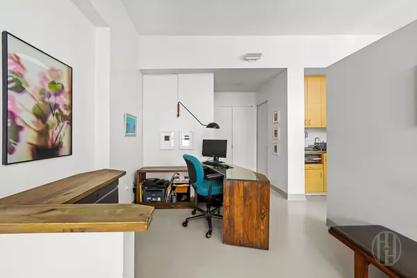 New York, NY 10023,367 W 49th St #TH 1D