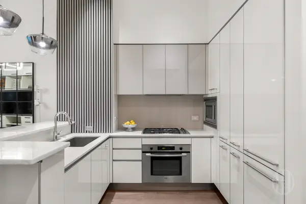 25 Broad St ## 4K, New York, NY 10004