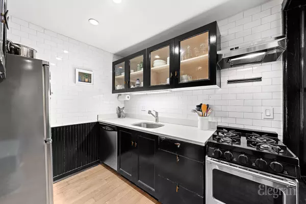 New York, NY 10011,17 W 10th St #1N