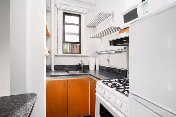 New York, NY 10003-2769,317 E 18th St #3E