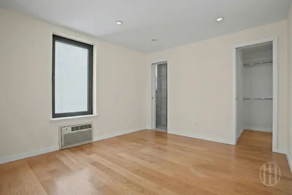 200 E 35th St #4, New York, NY 10016