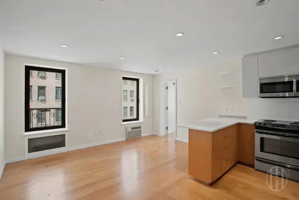 200 E 35th St #4, New York, NY 10016