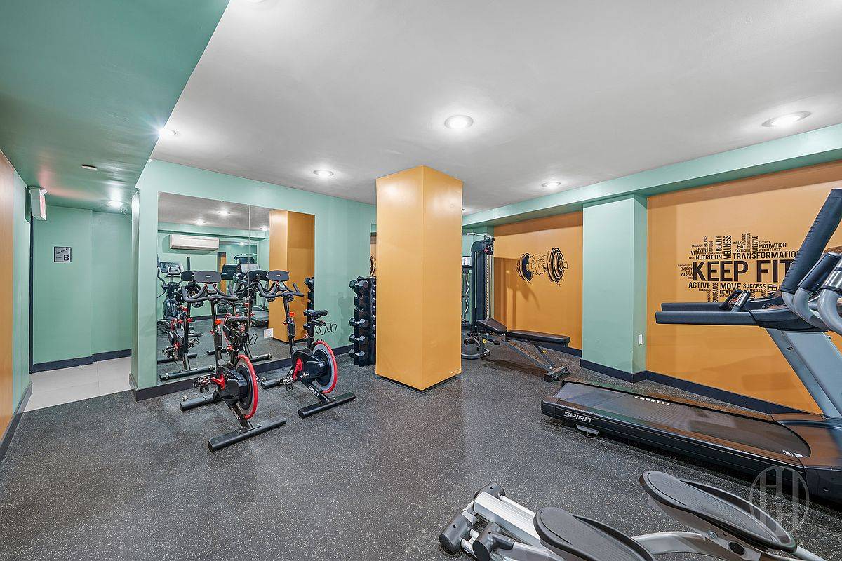 733 Ocean Parkway 8A Kensington Brooklyn NY 11230