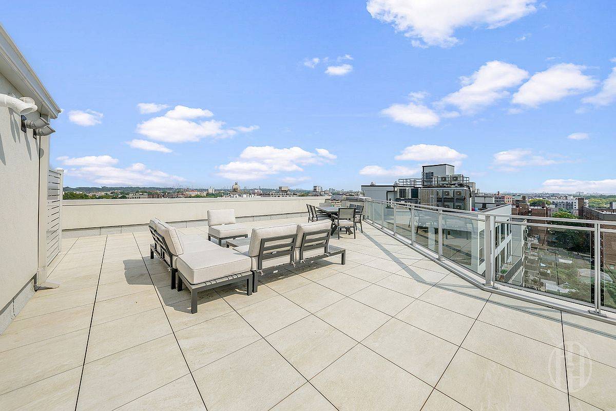 733 Ocean Parkway 8A Kensington Brooklyn NY 11230