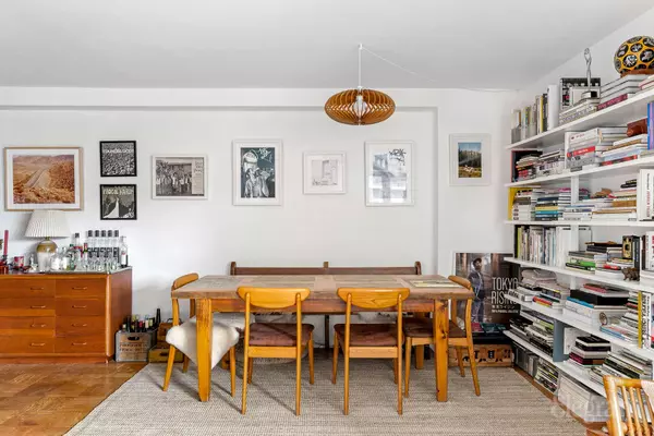 New York, NY 10002-2010,212 E Broadway #G1205