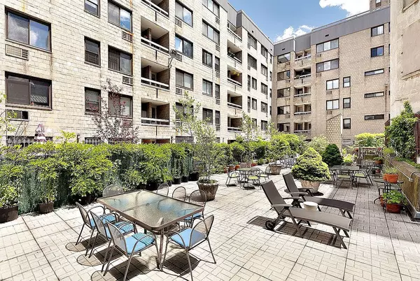 New York, NY 10011-5105,85 8th Ave #5L