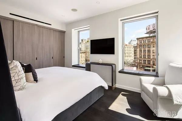 New York, NY 10013,1 York Street #4-F