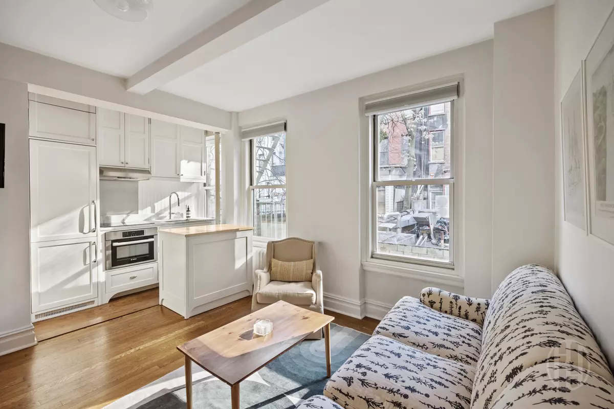 New York, NY 10036,325 W 45th St #311