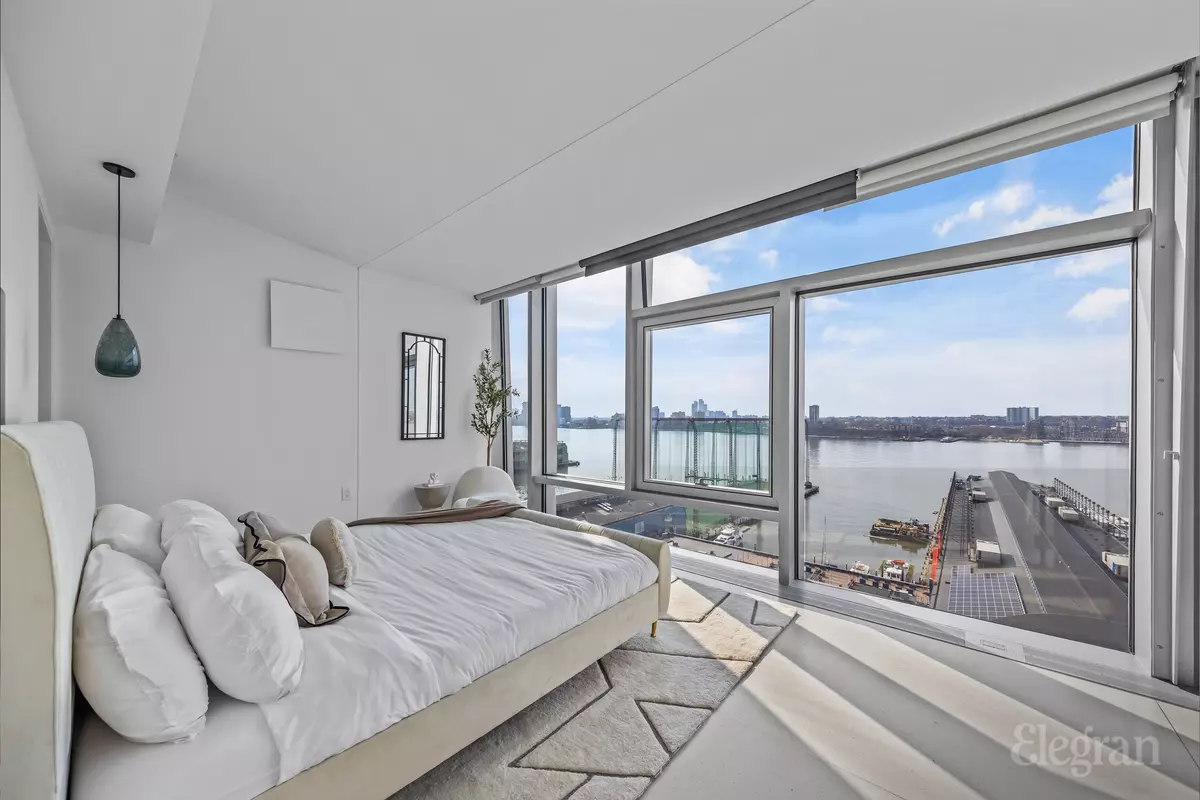 New York, NY 10011,100 11th Ave #16A