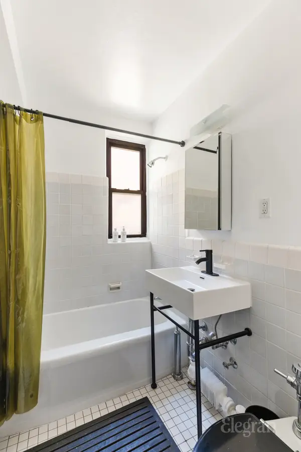 60 E 9th St #614, New York, NY 10003