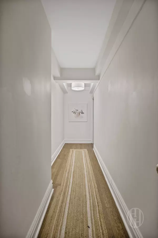 New York, NY 10036,325 W 45th St #311