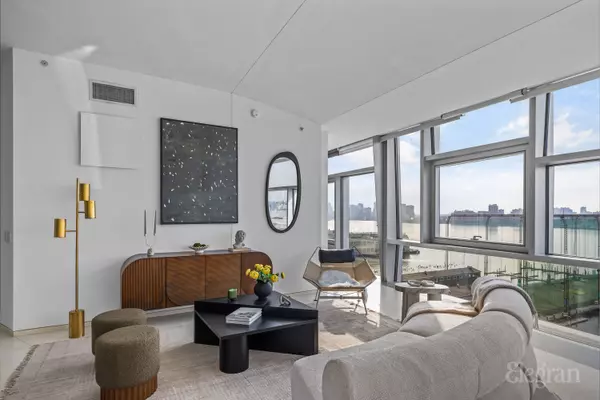New York, NY 10011,100 11th Ave #16A