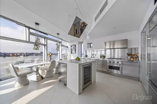 New York, NY 10011,100 11th Ave #16A