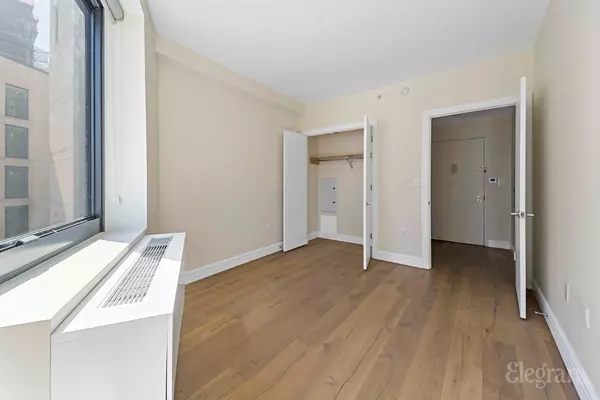 Long Island City, NY 11101,25-21 43rd Ave #701