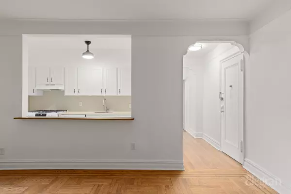 Jackson Heights, NY 11372,34-20 83rd St #2I