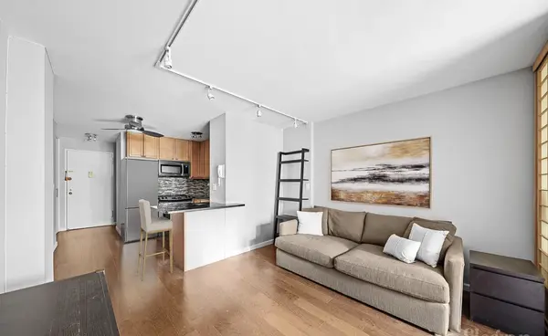 145 E 15th St #6J, New York, NY 10003