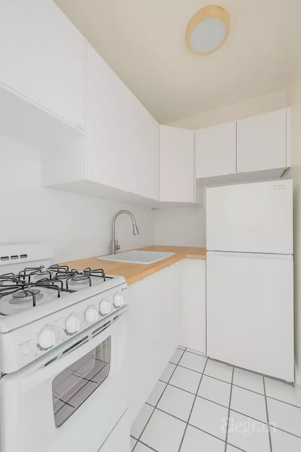 New York, NY 10011,25 W 13th St #6KN