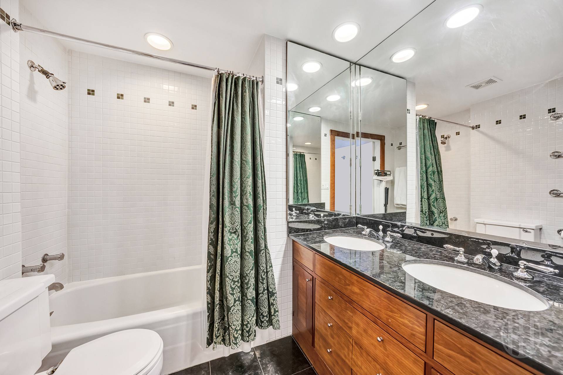 525 East 82nd Street Upper East Side New York NY 10028