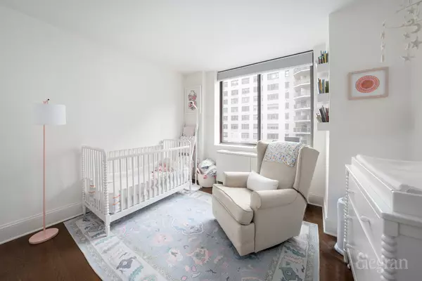 New York, NY 10065,300 E 64th St #9A