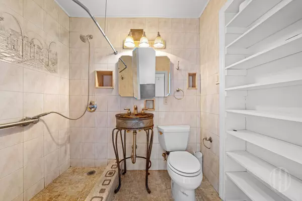 225 E 36th St #2P, New York, NY 10016