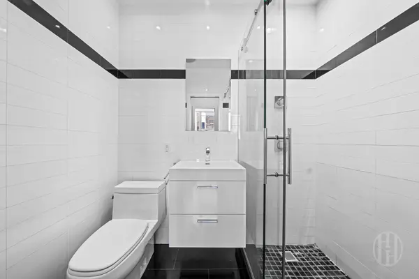 155 E 34th St #20K, New York, NY 10016