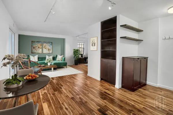155 E 34th St #8E, New York, NY 10016