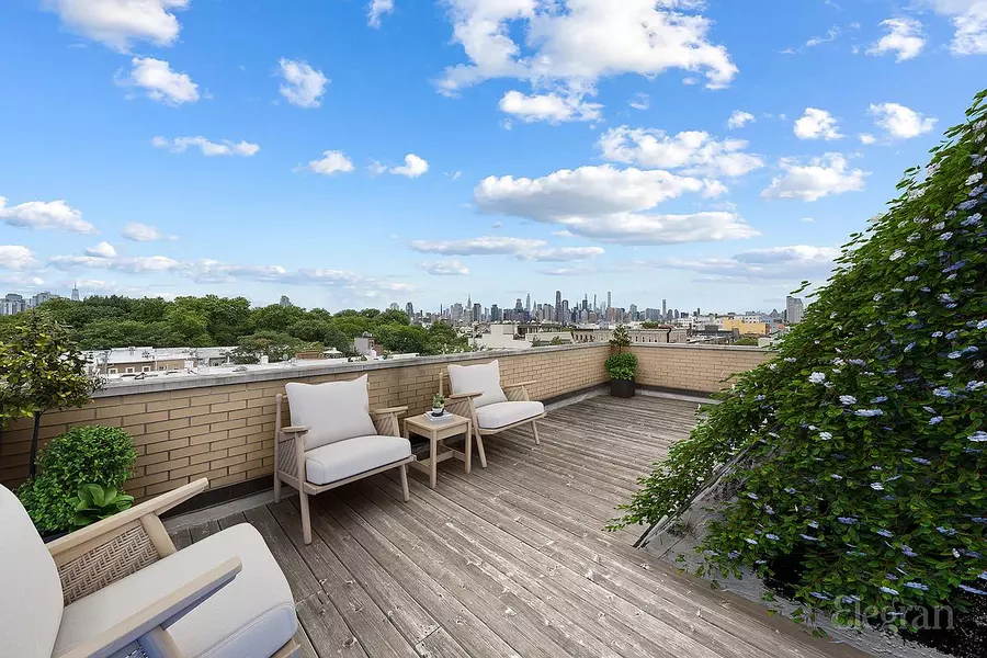 240 Kingsland Ave #3R, Brooklyn, NY 11222