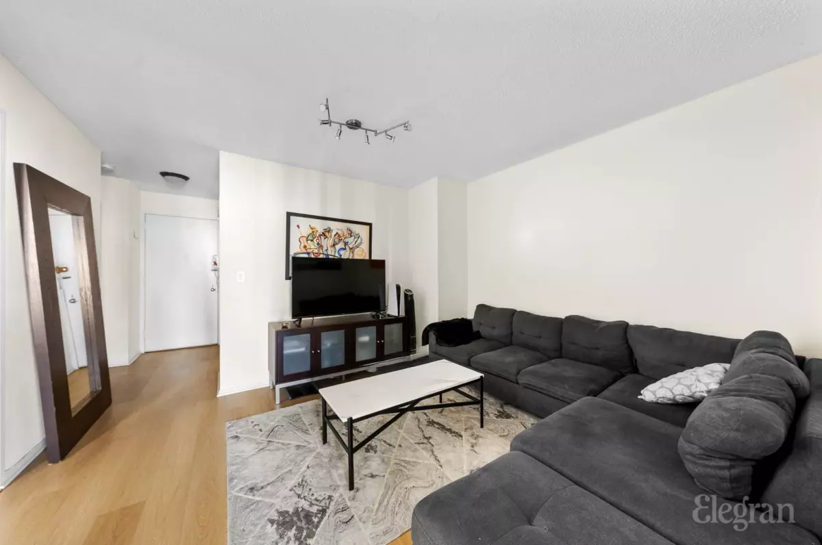 New York, NY 10016,330 E 38th St #34F
